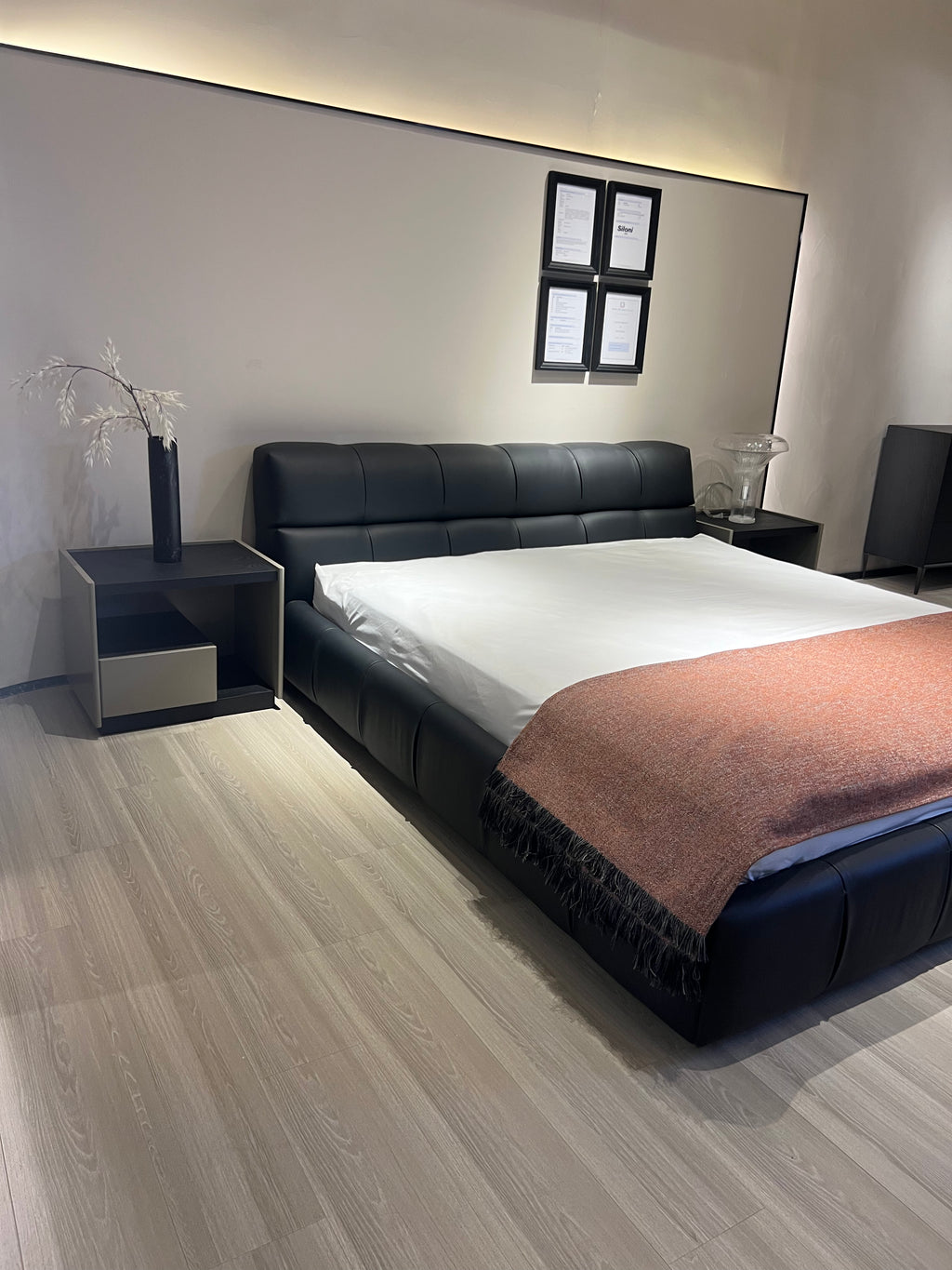 Modern puff bed-Genuine leather Customizable fabric- King or Queen size